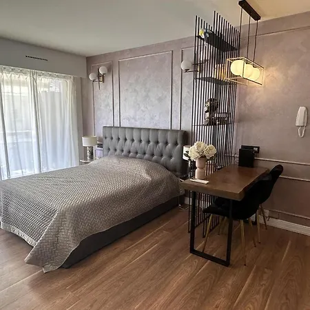 Modern In The Hearth Of Just A Few Steps From The Croisette Front And Shops - 2242 *